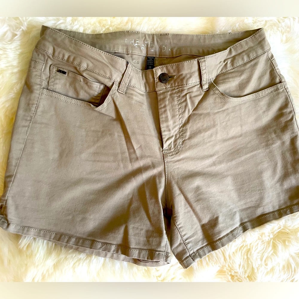 Joe’s Jeans 4” inseam khaki shorts